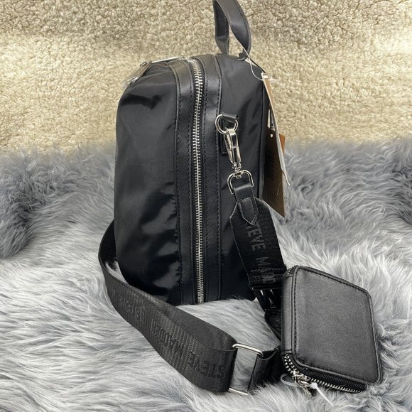 Steve Madden Tik Tok Viral Airpods Bfuria Black Nylon Crossbody Sling Bag NWT - Picture 2 of 8